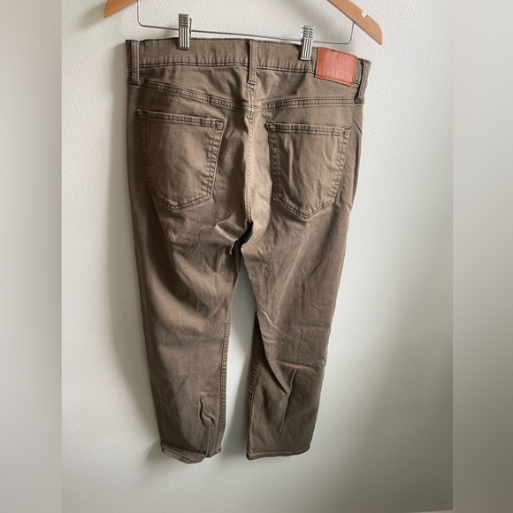 Lucky Brand Men’s 121 Heritage Slim Straight Leg Pants - Picture 2 of 6